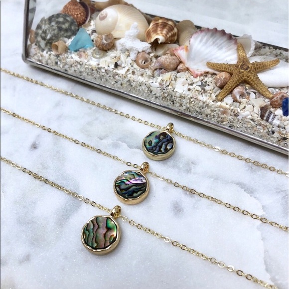SOLD OUT - 🎉4xHP🎉Dainty Abalone Necklaces - Picture 2 of 7